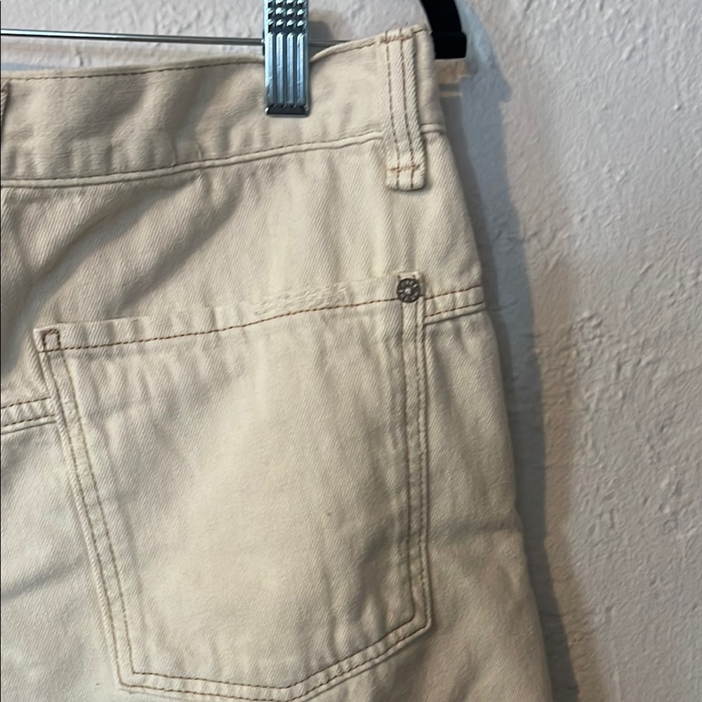 WE THE FREE PEOPLE  Women's Cream Distressed Denim Shorts - Picture 7 of 8